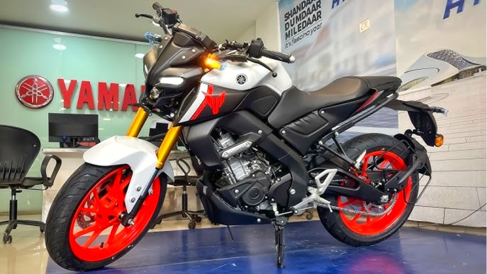 KTM को टक्कर देने आ गई New Yamaha MT 15 एडवांस फीचर के साथ, जाने कीमत